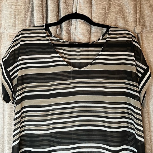 Soprano Black and Grey Stripe Short Sleeve Blouse Size Medium - Picture 4 of 13